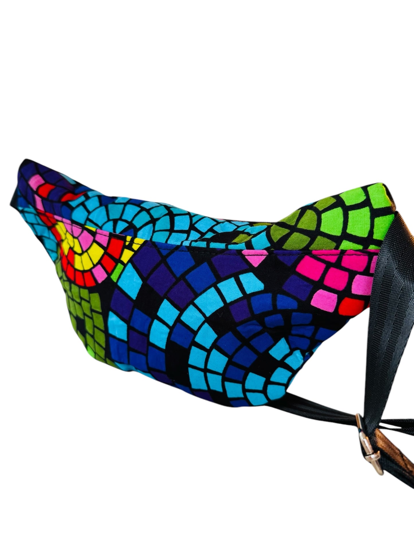 Mosaic Dreams – African Print Fanny Pack with Artistic Flair