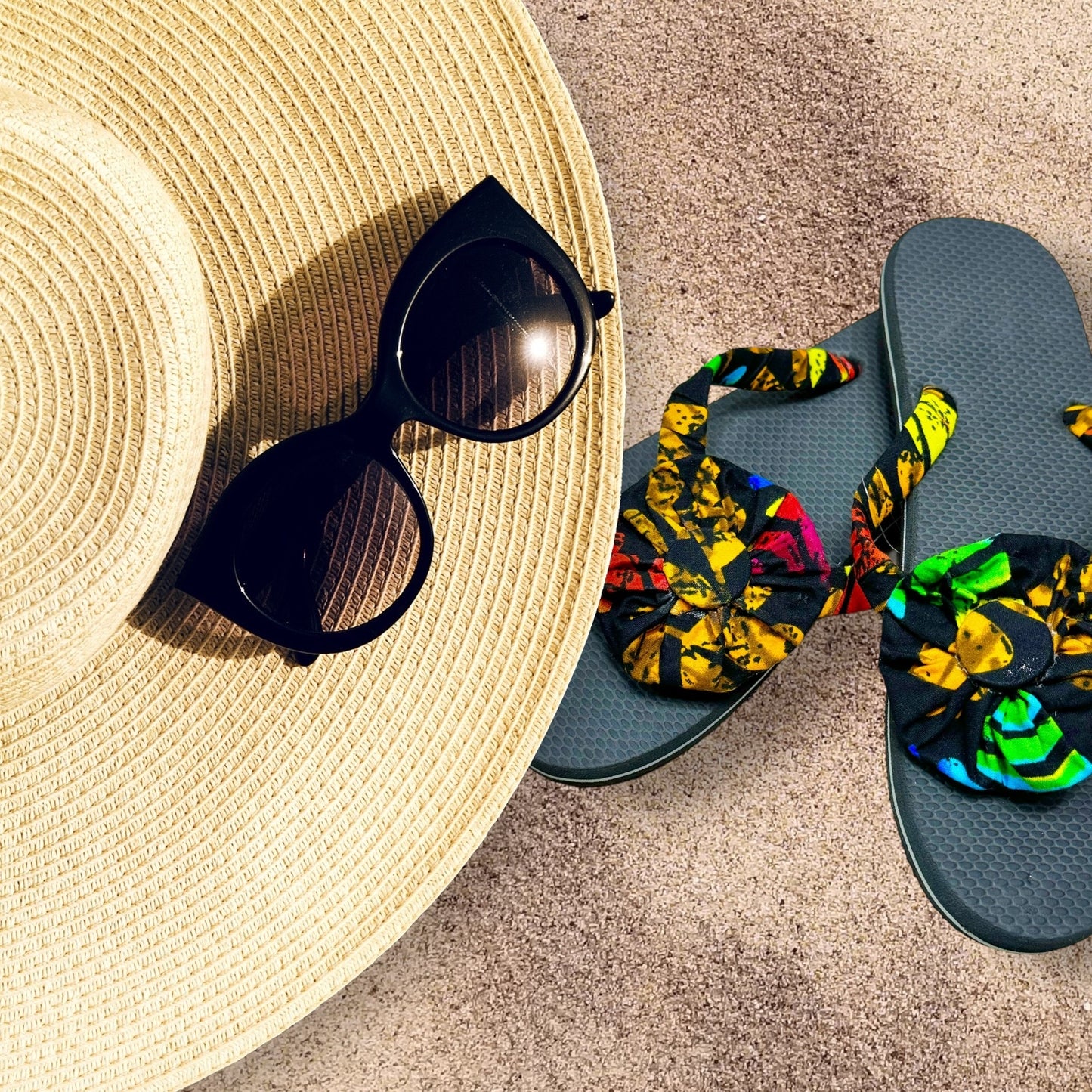 Slippers black leaves