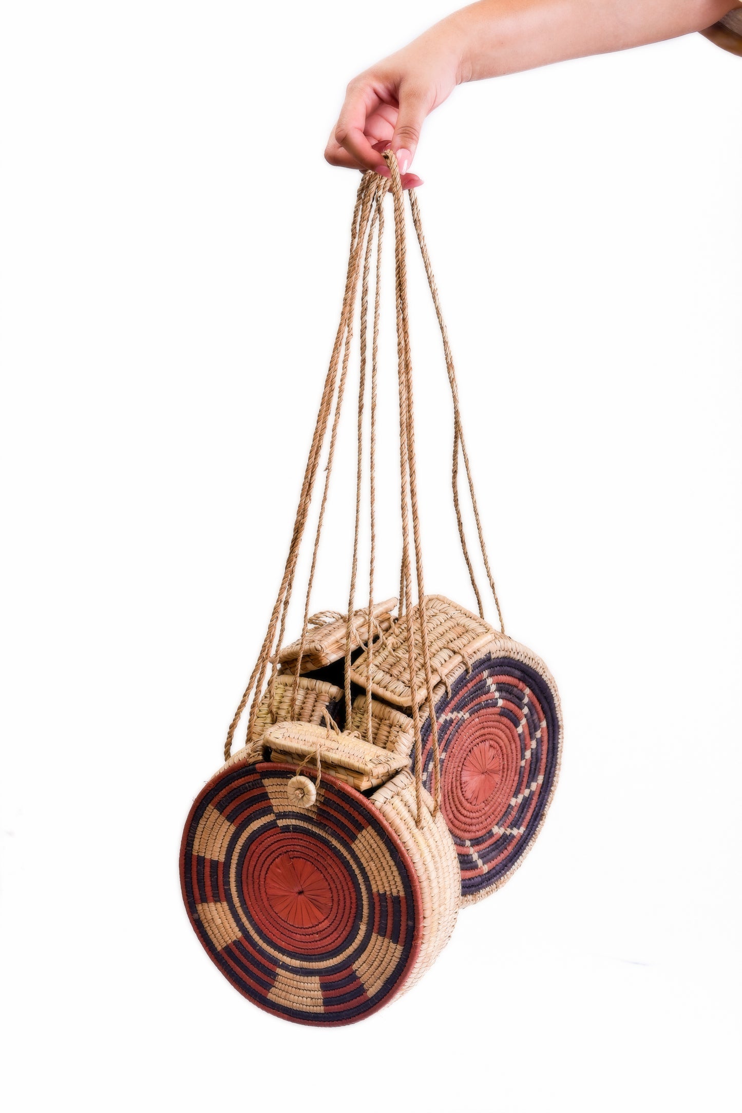 Idia: brown rattan round bag