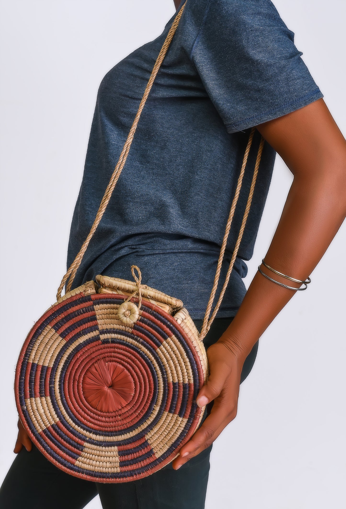 Idia: brown rattan round bag